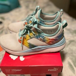 Women’s puma size 7